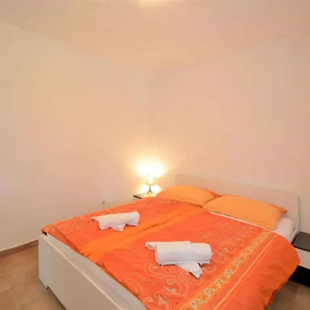 Holiday home Prm116 By Interhome