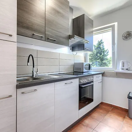 Holiday home Prm116 By Interhome